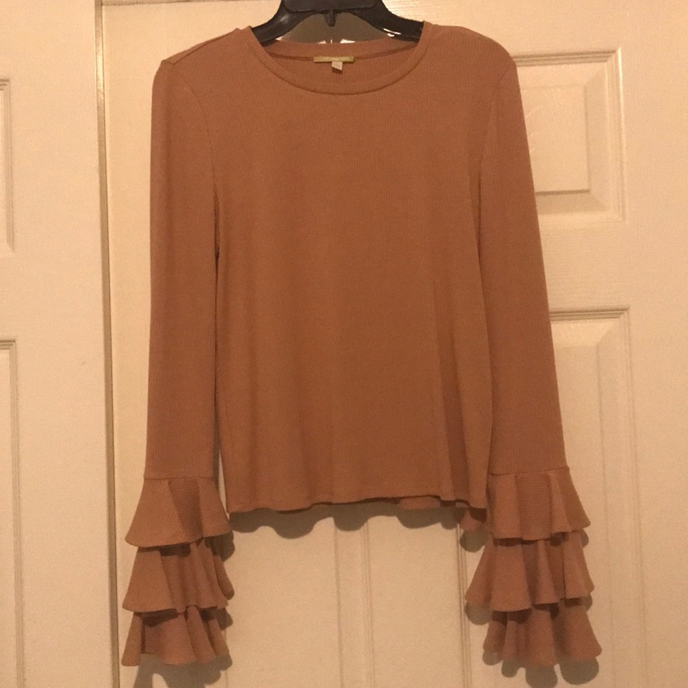 Gianni Bini ruffle top